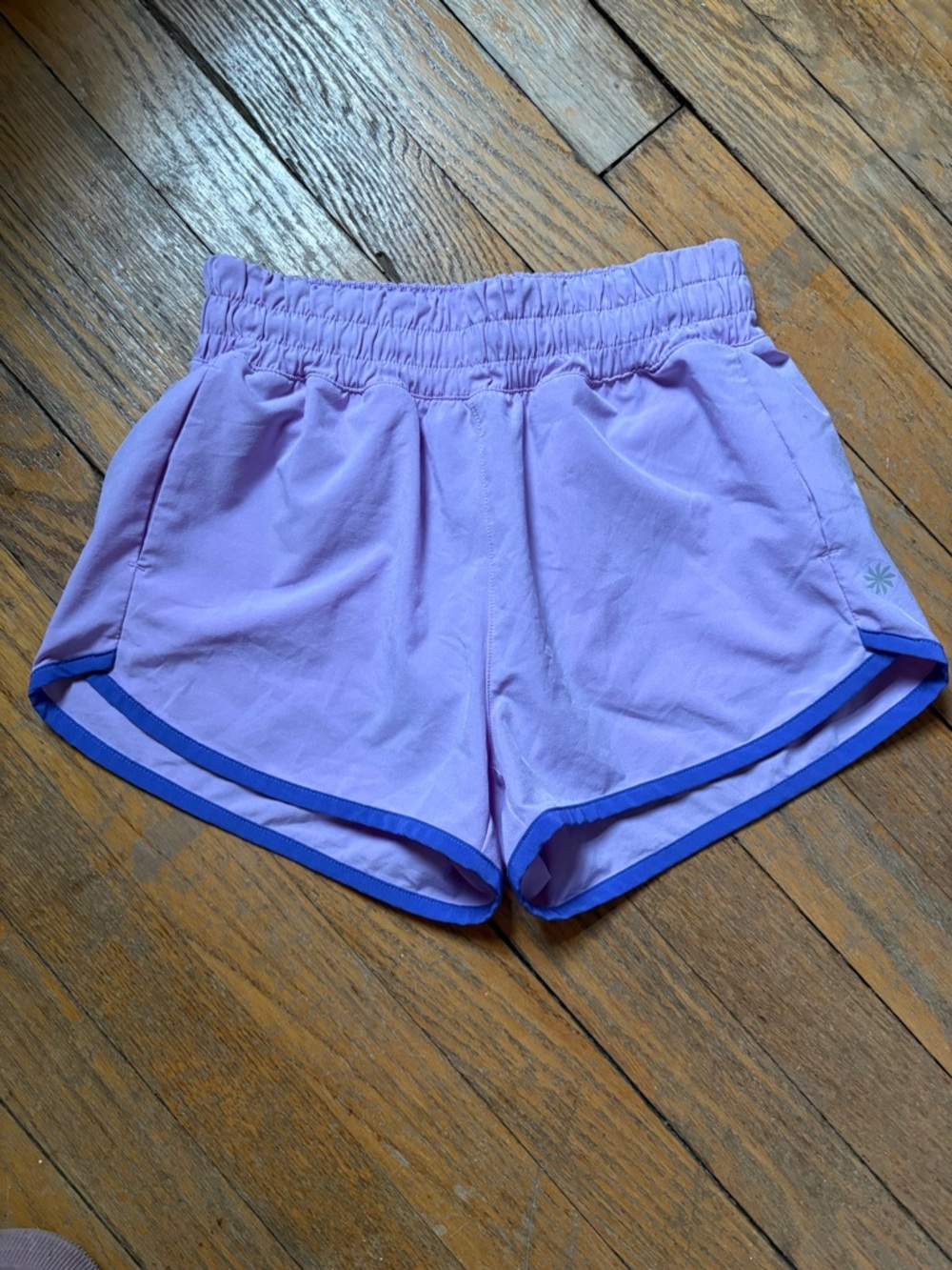 Athleta girl run free shorts